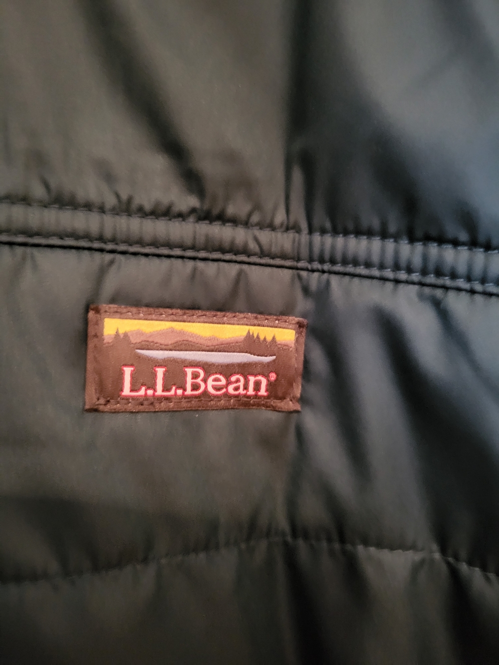 L.L. Bean Mountain Classic Puffer Jacket - Picture 4 of 7
